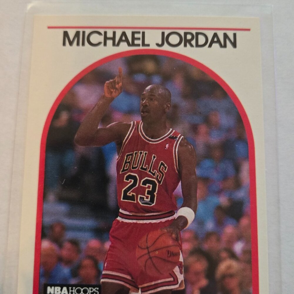 1989-90 NBA Hoops Basketball Michael Jordan #200 HOF Chicago Bulls - Picture 2 of 5